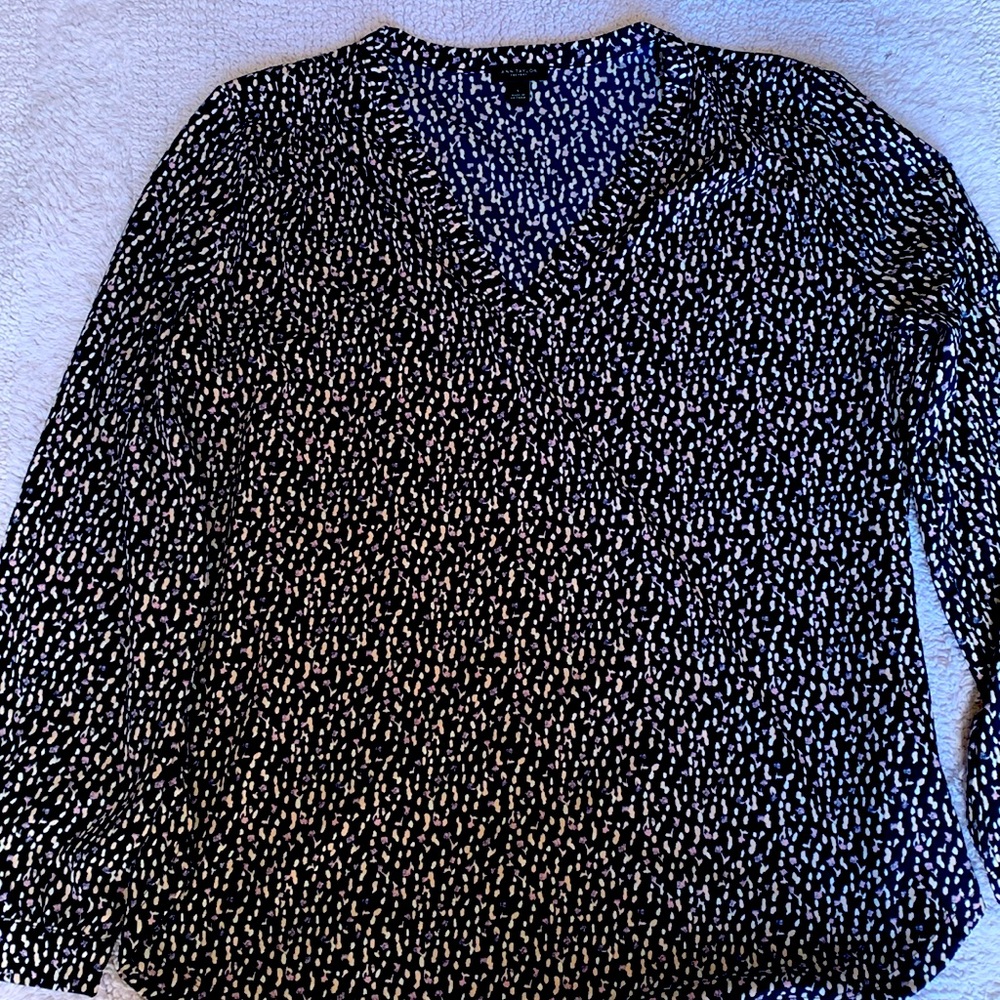 Long sleeve navy top with accents
